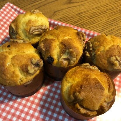 上にくるみをのせて焼きました！
簡単でおいしかったです♪